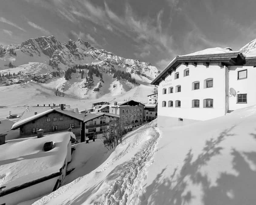 Haus 7 Stuben Hotel im Winter.